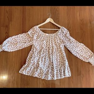 On or off shoulder peplum floral boutique blouse. NWT